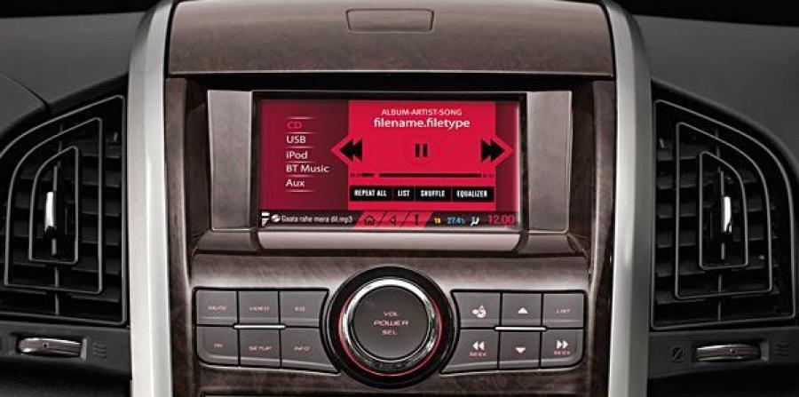 Детали интерьера Mahindra XUV500 2012 года  (фото 18 из 38)